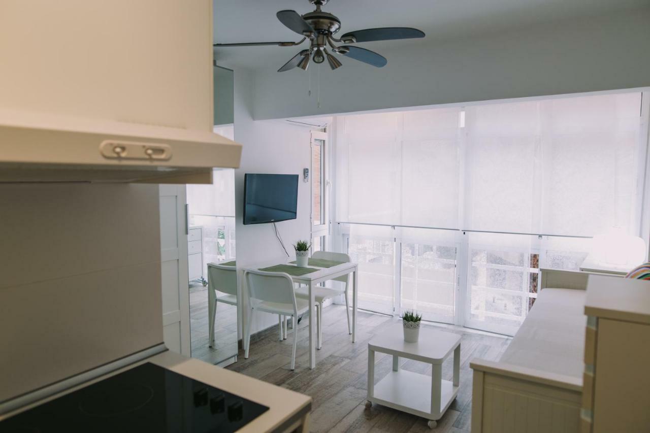 Apartamento Malagueta Playa Малага Экстерьер фото